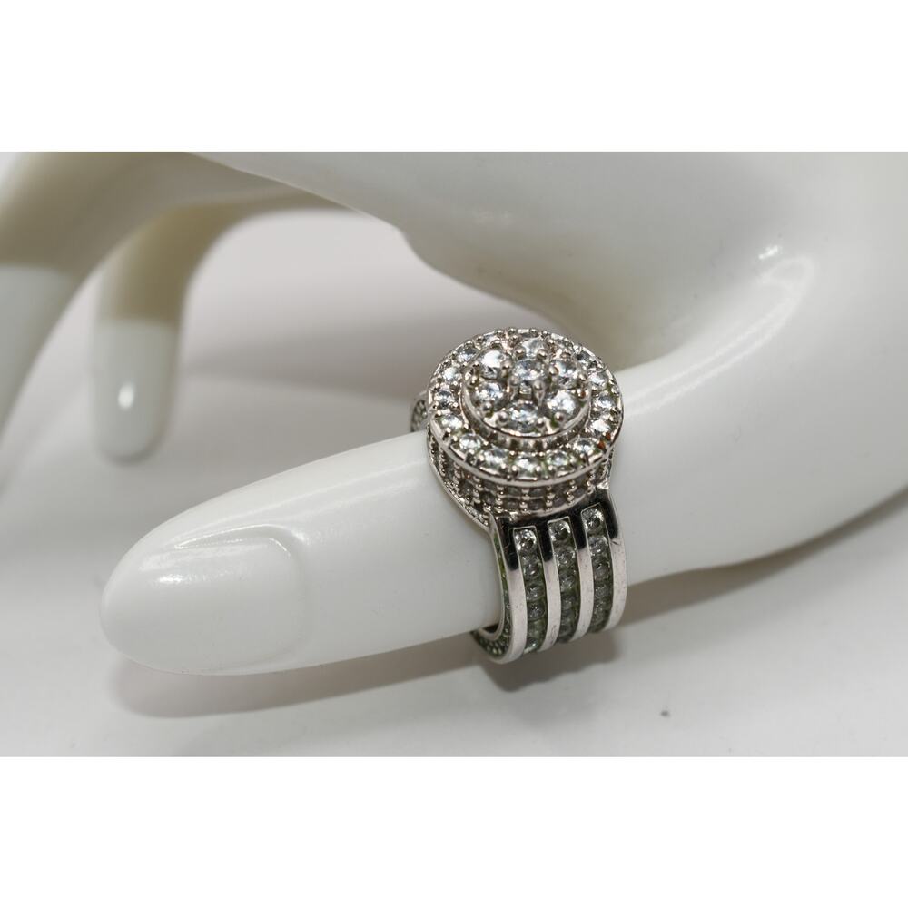 Vintage Silver Tone Rhinestone Statement Ring Size 7.5 Sparkling Cocktail